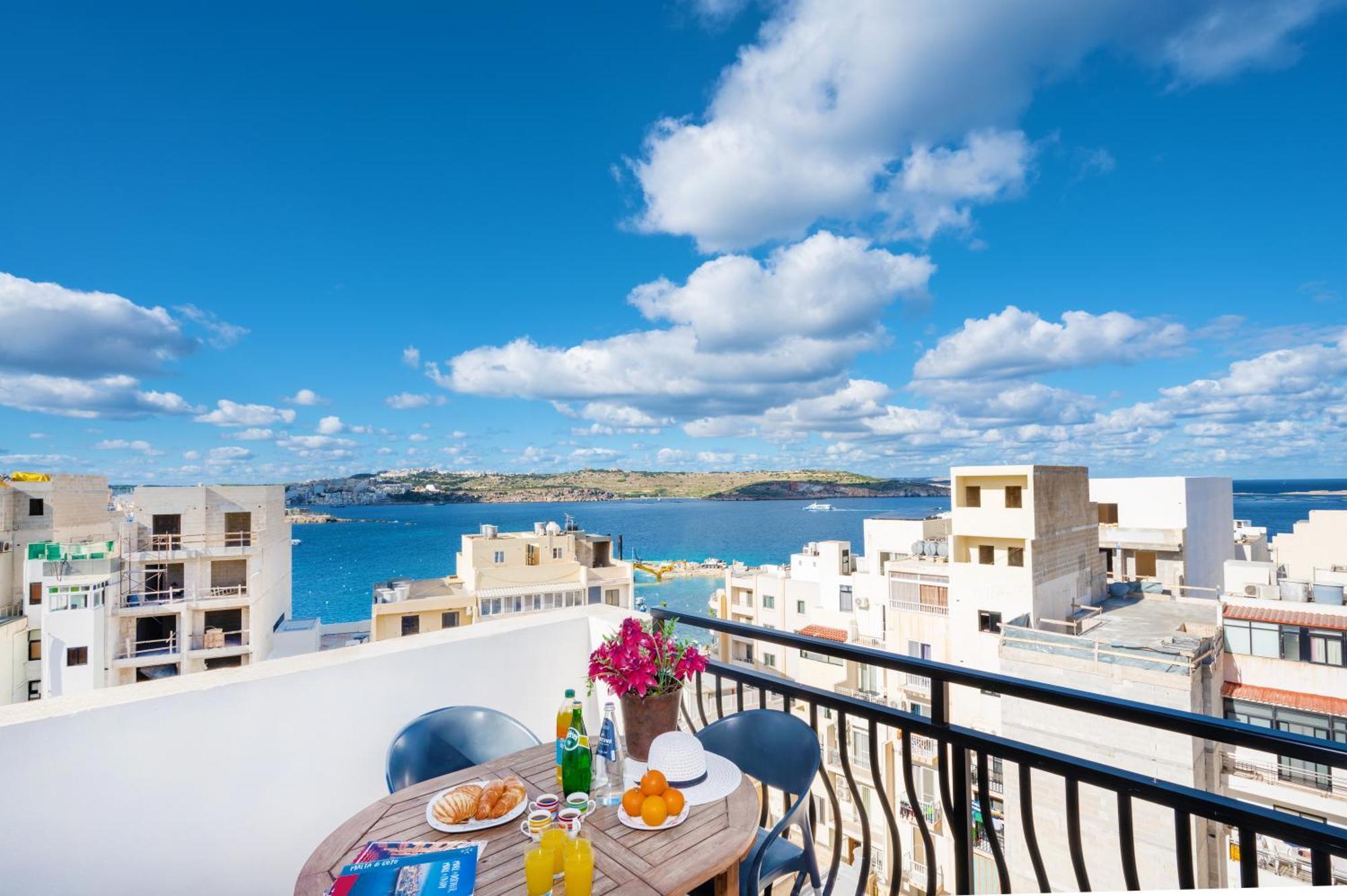 Seashells 2 Bedroom Apartment With Sunny Terrace With Stunning Sea Views - By Getawaysmalta Сейнт Полс Бей Екстериор снимка