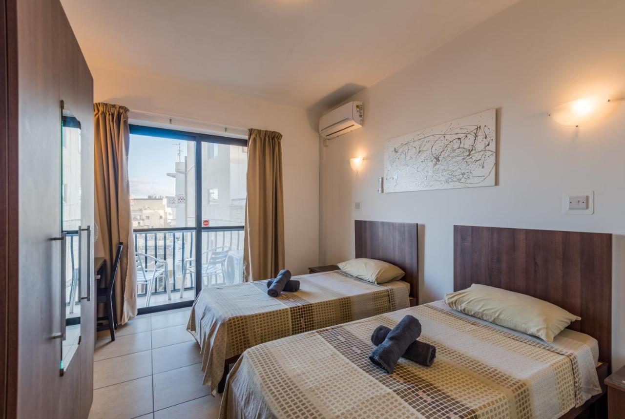 Seashells 2 Bedroom Apartment With Sunny Terrace With Stunning Sea Views - By Getawaysmalta Сейнт Полс Бей Екстериор снимка